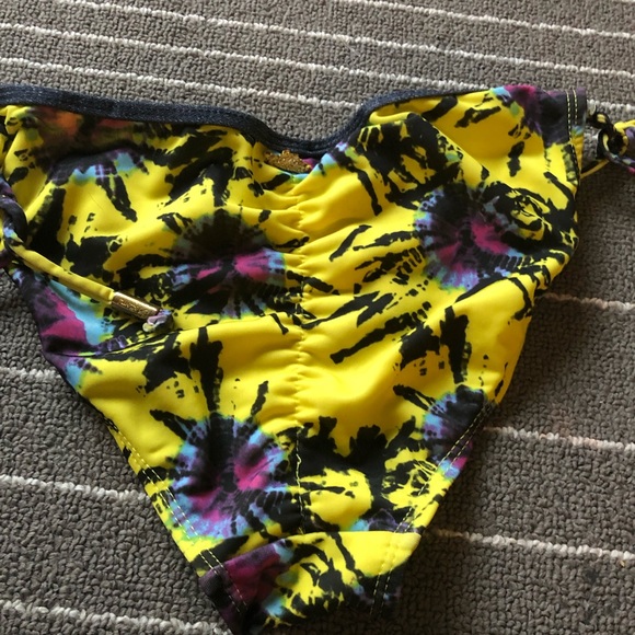 Yellow used bikini - Picture 7 of 8